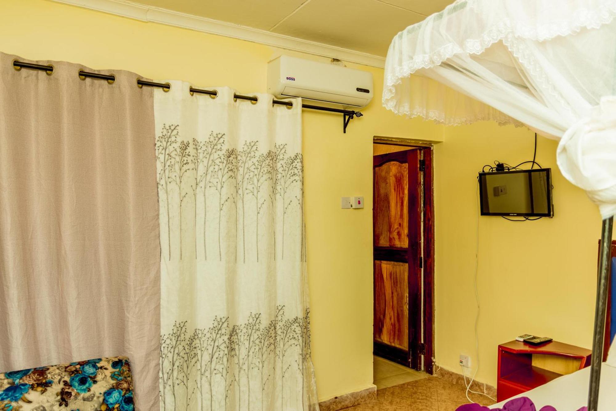 Kilimanjaro Summit Lodge Moshi Ngoại thất bức ảnh
